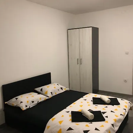 Apartman_alex * פאלה